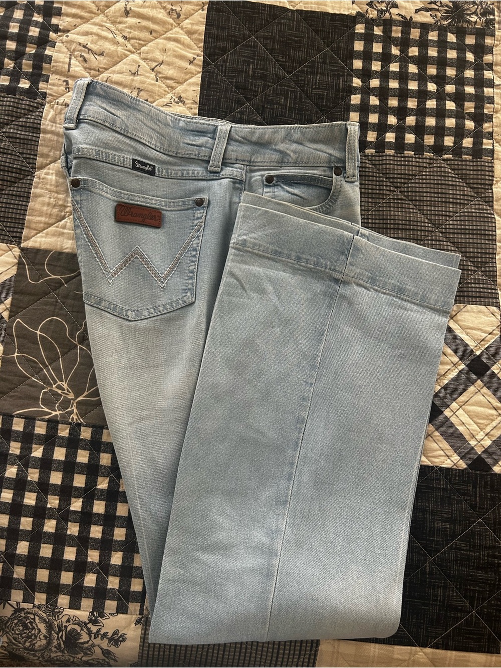 Wrangler Light Blue Women's Straight Leg Jeans